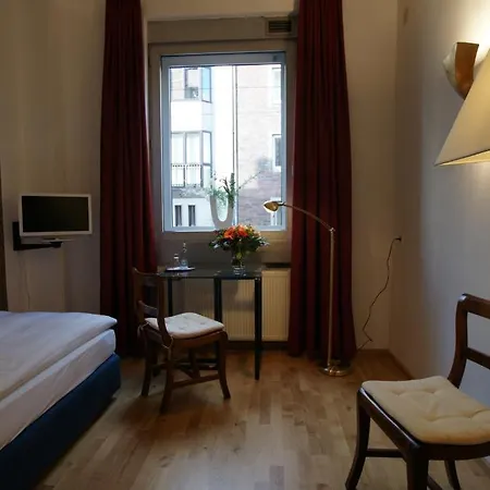 Stern - Self Check-in Hotel